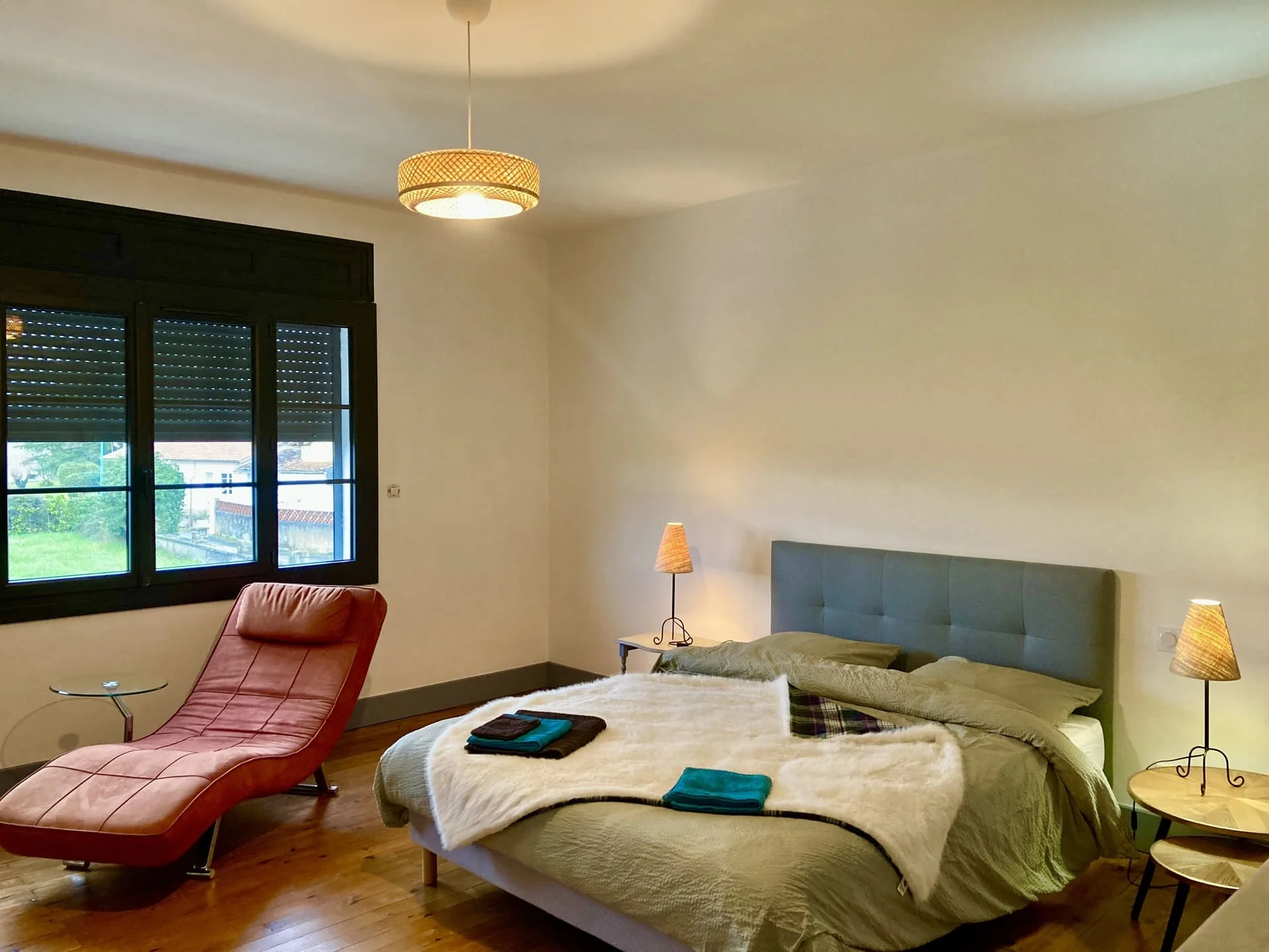 Gîte dans le Gers avec chambres spacieuses et décor authentique