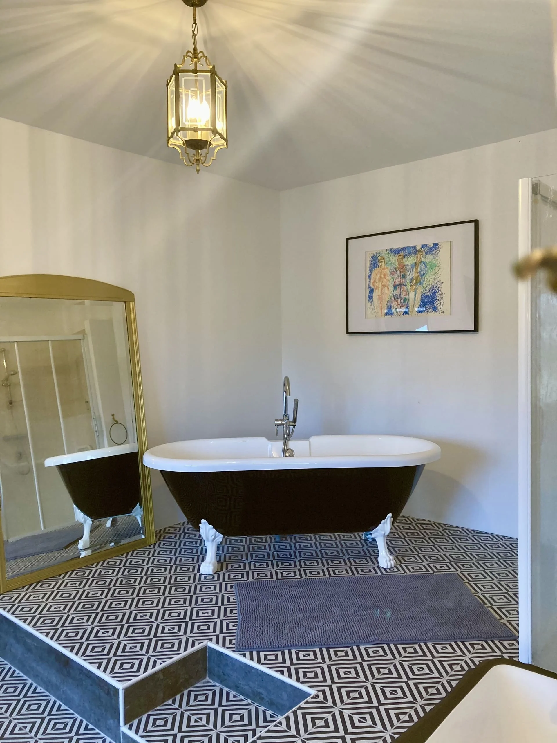 Gîte dans le Gers avec salle de bain spacieuse et décor authentique