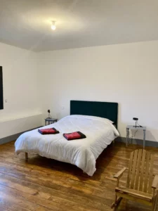 Hébergement confortable dans le Gers avec chambres spacieuses